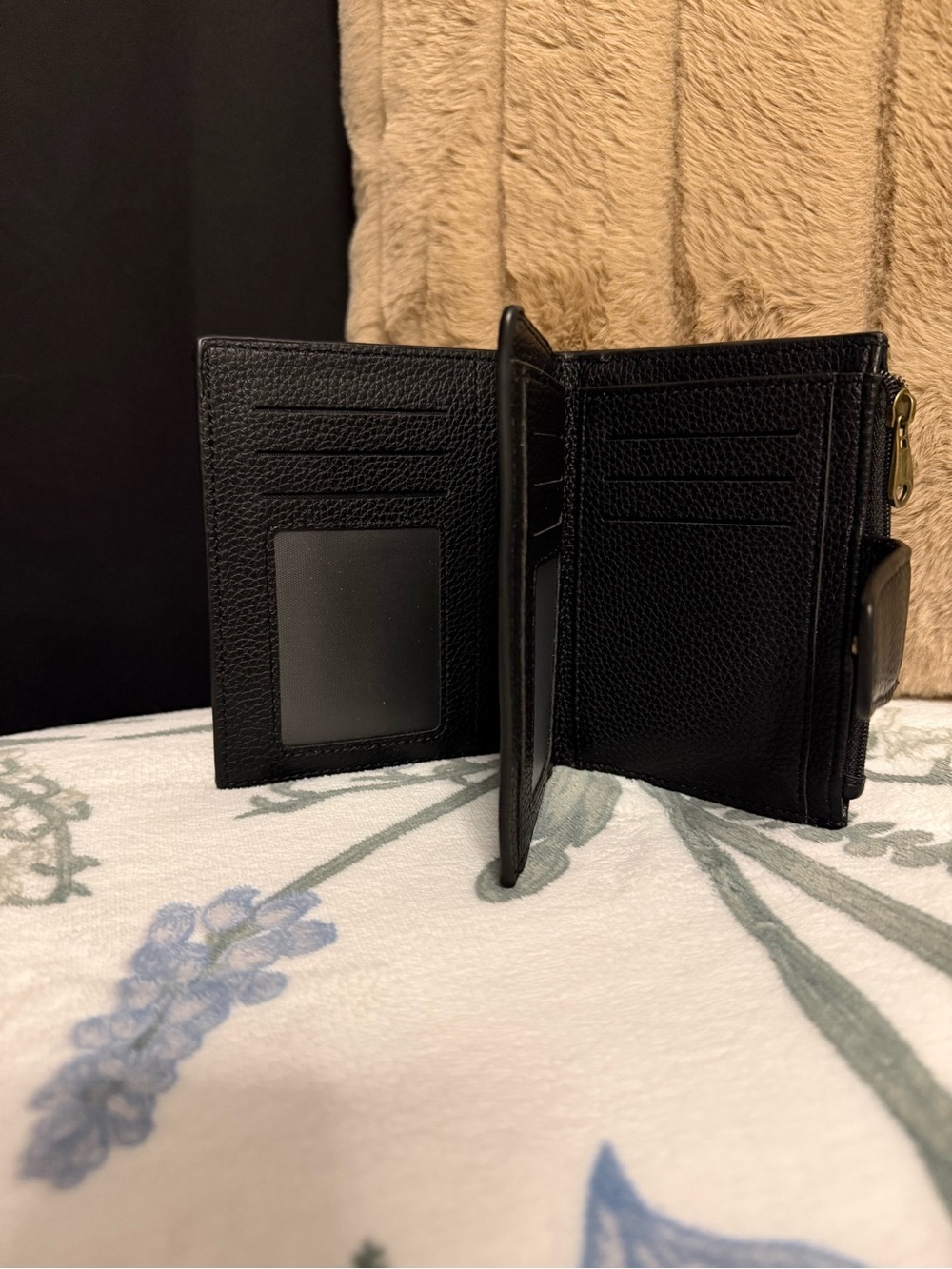 Classic Black Pebbled faux leather Wallet with removable card case - Picture 3 of 4